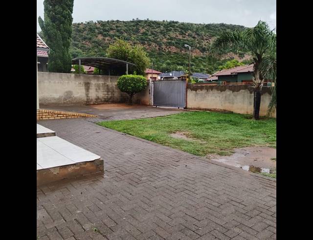 3 BEDROOM HOUSE FOR SALE IN TLHABANE WEST